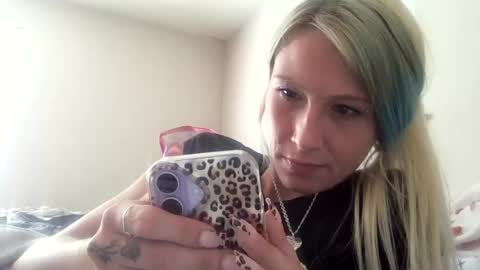 Snapshot of emmwarr1514 chatting on 06/15/26, 07:49 emmwarr1514 online show from 06/15/26, 07:49