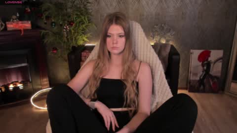 Snapshot of emmy_fearon chatting on 12/21/24, 06:02 Emmy Fearon online show from 12/21/24, 06:02