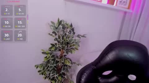 Snapshot of emmy_heart7 chatting on 10/13/25, 03:39 Emmy Heart online show from 10/13/25, 03:39