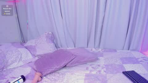 Snapshot of emmy_heart7 chatting on 11/09/25, 03:27 Emmy Heart online show from 11/09/25, 03:27