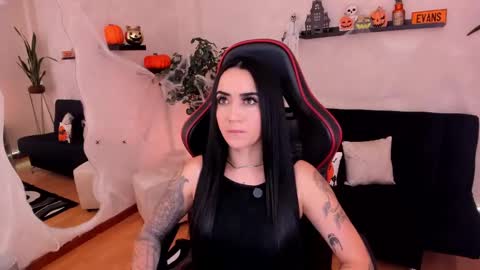 Emmy Evans  online show from 10/11/25, 07:45