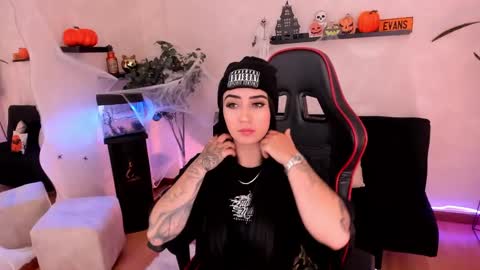 Emmy Evans  online show from 10/17/25, 07:27