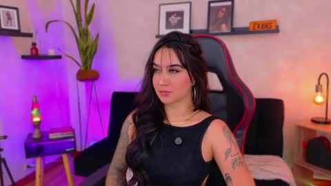 Emmy Evans  online show from 02/05/26, 07:51