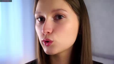 Snapshot of emmyleri chatting on 10/03/25, 01:13 Emmy online show from 10/03/25, 01:13