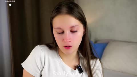 Snapshot of emmyleri chatting on 10/24/25, 01:13 Emmy online show from 10/24/25, 01:13