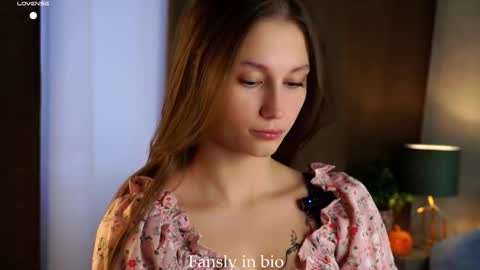 Snapshot of emmyleri chatting on 10/27/25, 01:09 Emmy online show from 10/27/25, 01:09