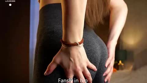 Snapshot of emmyleri chatting on 10/28/25, 01:09 Emmy online show from 10/28/25, 01:09