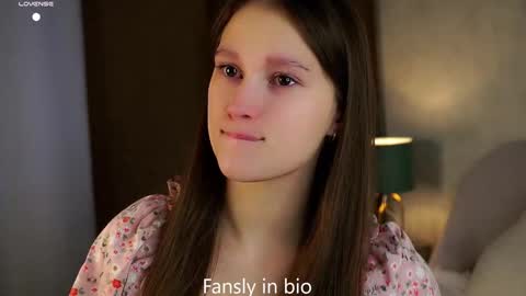 Snapshot of emmyleri chatting on 11/03/25, 01:08 Emmy online show from 11/03/25, 01:08