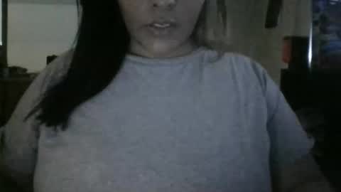 Snapshot of emmyrosex chatting on 12/02/25, 01:17 Daisyleex online show from 12/02/25, 01:17