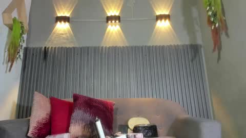 Snapshot of emmyy_fantasyy chatting on 03/30/26, 01:01 emmyy_fantasyy online show from 03/30/26, 01:01