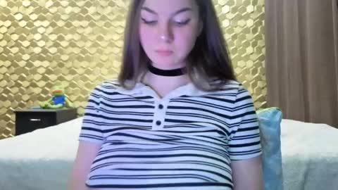 Snapshot of emonyashka chatting on 05/17/26, 04:03 Emo online show from 05/17/26, 04:03