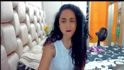 Snapshot of emperatriztapia chatting on 01/04/25, 09:52 emperatriztapia online show from 01/04/25, 09:52