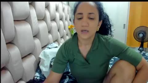 Snapshot of emperatriztapia chatting on 01/06/25, 01:09 emperatriztapia online show from 01/06/25, 01:09