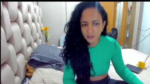 Snapshot of emperatriztapia chatting on 01/12/25, 11:58 emperatriztapia online show from 01/12/25, 11:58