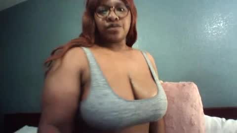 Snapshot of empress_ella chatting on 06/12/26, 12:20 empress_ella online show from 06/12/26, 12:20