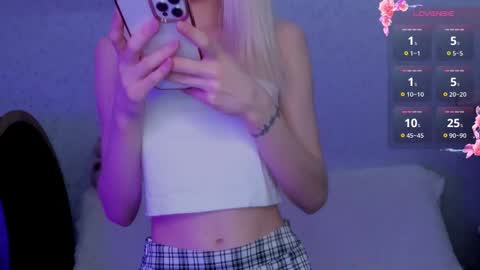 Snapshot of empress_ki chatting on 12/16/25, 12:26 Ki online show from 12/16/25, 12:26