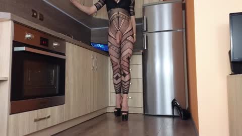 Snapshot of empress_sara chatting on 02/08/25, 02:16 Empress Sara  online show from 02/08/25, 02:16