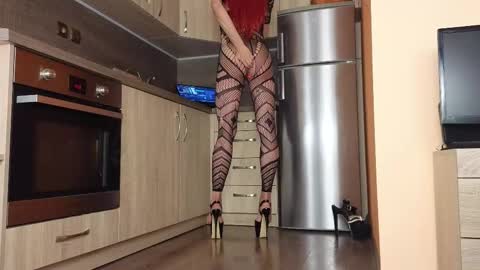 Snapshot of empress_sara chatting on 10/12/25, 03:00 Empress Sara  online show from 10/12/25, 03:00