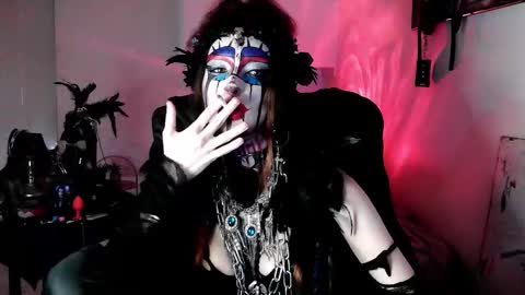 Snapshot of empressmorrigan chatting on 12/18/25, 11:05 Morrigan online show from 12/18/25, 11:05