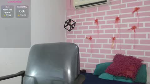 Emy online show from 03/01/25, 07:37