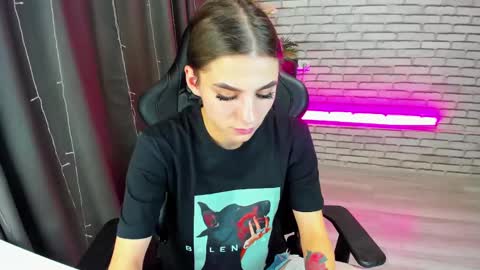 emy__angel online show from 02/01/25, 03:52