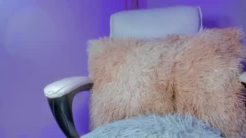 Emy online show from 02/07/25, 10:08