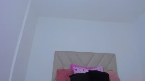 Emy online show from 10/10/25, 04:22