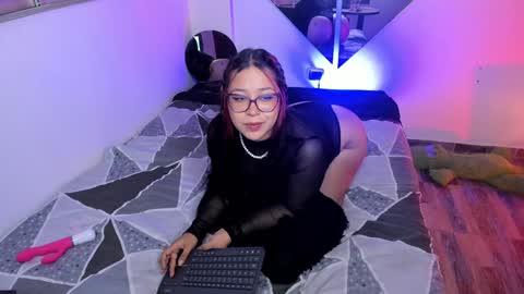 Im Emily would you like to help me reach 100  online show from 12/04/24, 02:31