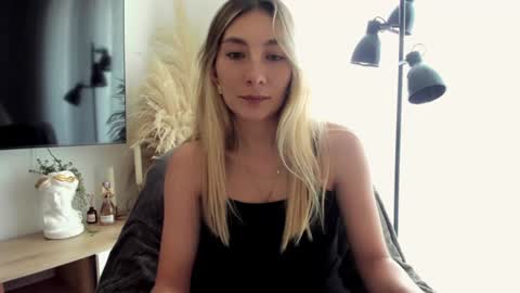 emyconneer online show from 12/06/24, 03:22