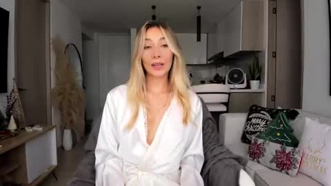 emyconneer online show from 12/10/24, 06:28