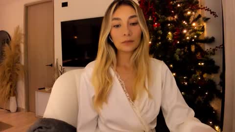 emyconneer online show from 12/11/24, 01:58