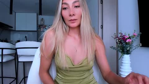 emyconneer online show from 01/10/25, 04:51