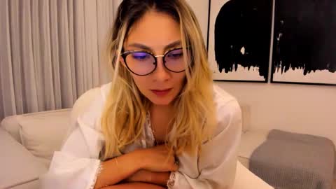 emyconneer online show from 01/24/25, 01:35