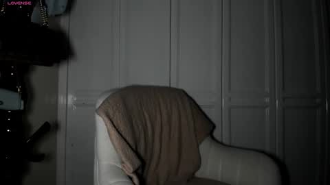 emyconneer online show from 12/04/25, 11:24