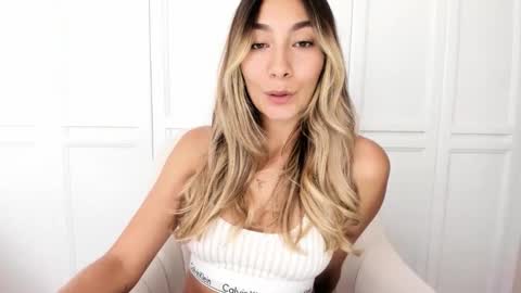 emyconneer online show from 01/10/26, 05:26