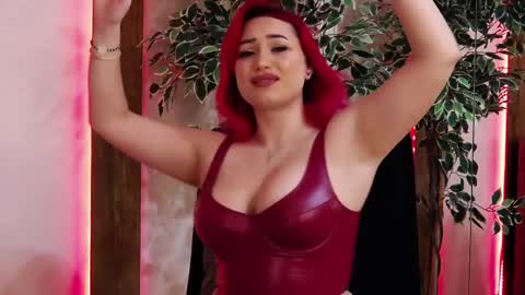 Snapshot of emyhilton_ chatting on 02/13/25, 04:54 Emy online show from 02/13/25, 04:54