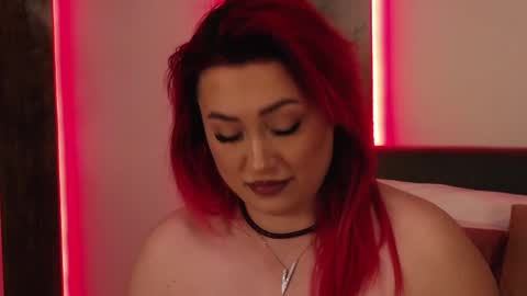 Snapshot of emyhilton_ chatting on 02/18/25, 11:11 Emy online show from 02/18/25, 11:11