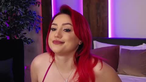 Snapshot of emyhilton_ chatting on 02/26/25, 08:48 Emy online show from 02/26/25, 08:48