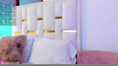 Snapshot of emylyjonhs chatting on 01/22/25, 02:26 EMYLY online show from 01/22/25, 02:26