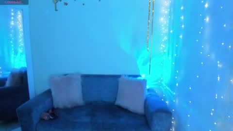 Snapshot of emylyjonhs chatting on 03/09/25, 06:32 EMYLY online show from 03/09/25, 06:32