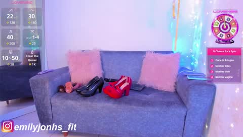 Snapshot of emylyjonhs chatting on 03/11/25, 08:53 EMYLY online show from 03/11/25, 08:53