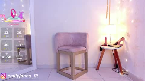 Snapshot of emylyjonhs chatting on 09/12/25, 10:54 EMYLY online show from 09/12/25, 10:54