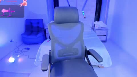 Snapshot of emysilver chatting on 02/08/25, 02:49 Emy Silver online show from 02/08/25, 02:49