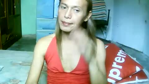 Snapshot of encantadats chatting on 04/14/26, 05:02 CHUN LY online show from 04/14/26, 05:02