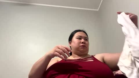 Snapshot of encasedbeauty chatting on 10/18/25, 01:08 Ela online show from 10/18/25, 01:08