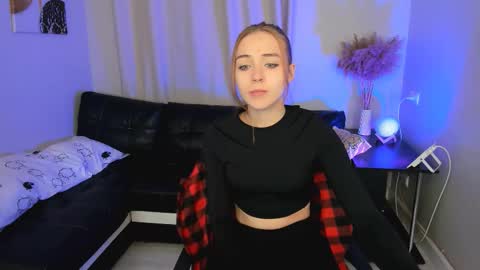 Snapshot of enchanted_bella chatting on 01/13/26, 02:00 enchanted_bella online show from 01/13/26, 02:00