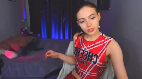 Snapshot of enchanted_bella chatting on 02/18/26, 01:29 enchanted_bella online show from 02/18/26, 01:29