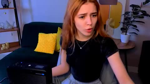 Snapshot of enchanted_bella chatting on 03/03/26, 10:43 enchanted_bella online show from 03/03/26, 10:43