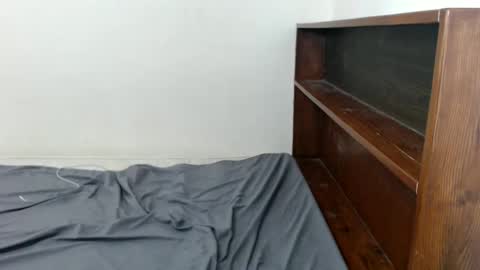 Snapshot of enchantress_nica69x chatting on 12/13/24, 01:55 Nica online show from 12/13/24, 01:55