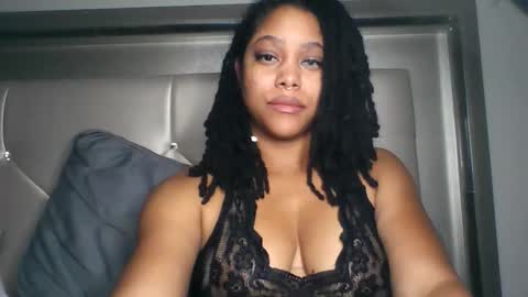 Snapshot of enchantressayira chatting on 10/26/25, 08:31 Queen Ayira online show from 10/26/25, 08:31